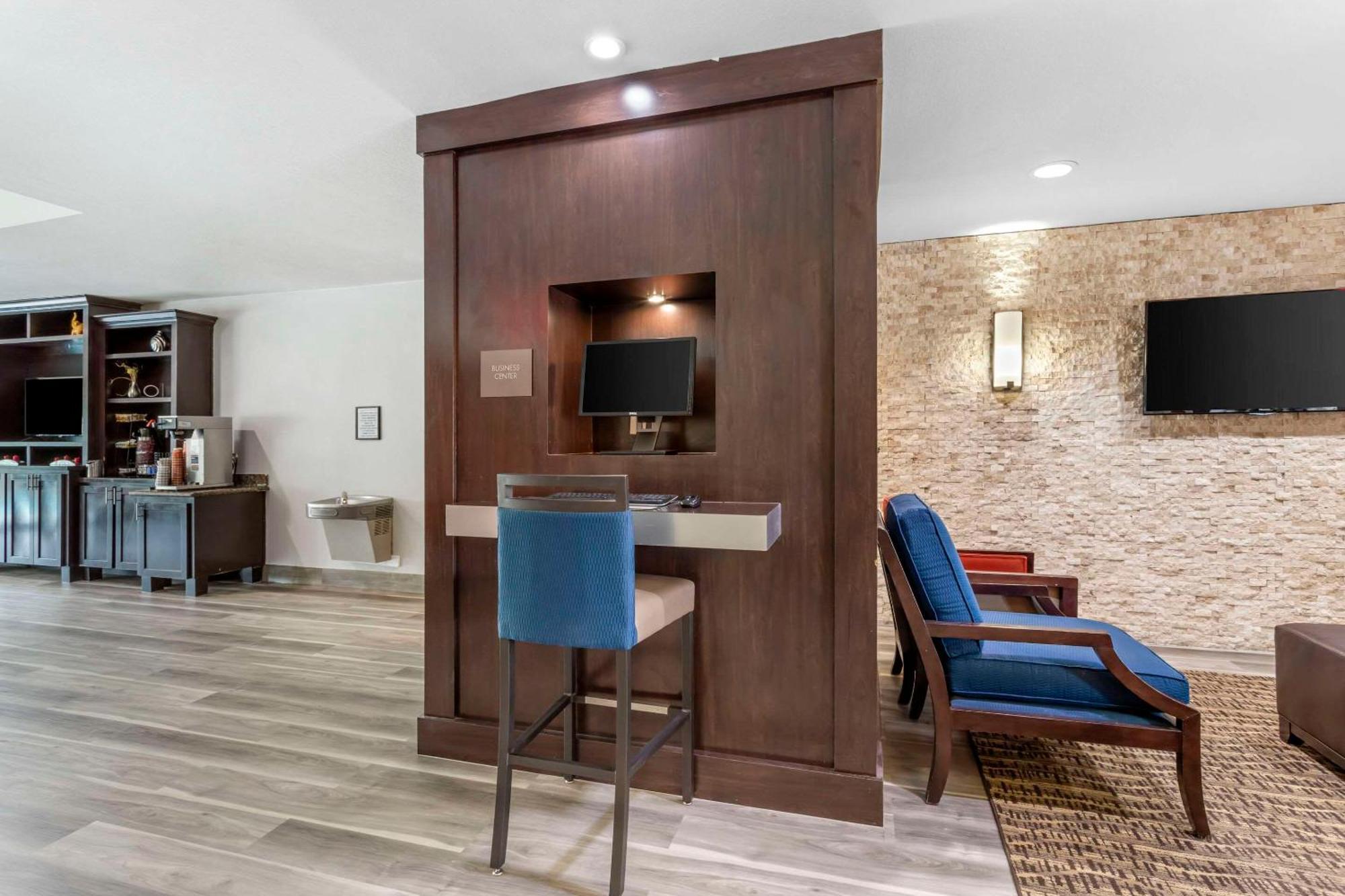 Comfort & Fm1960-champions Hotel Houston