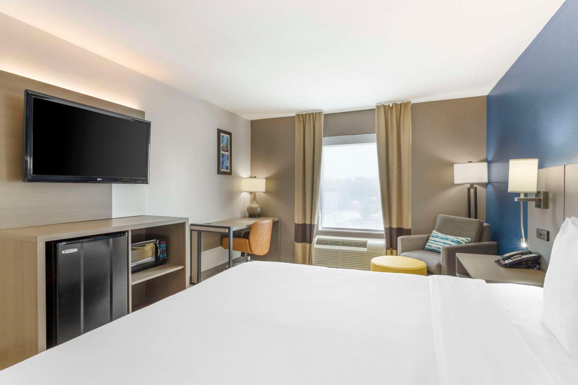 Hotel Comfort & Fm1960-champions 3*